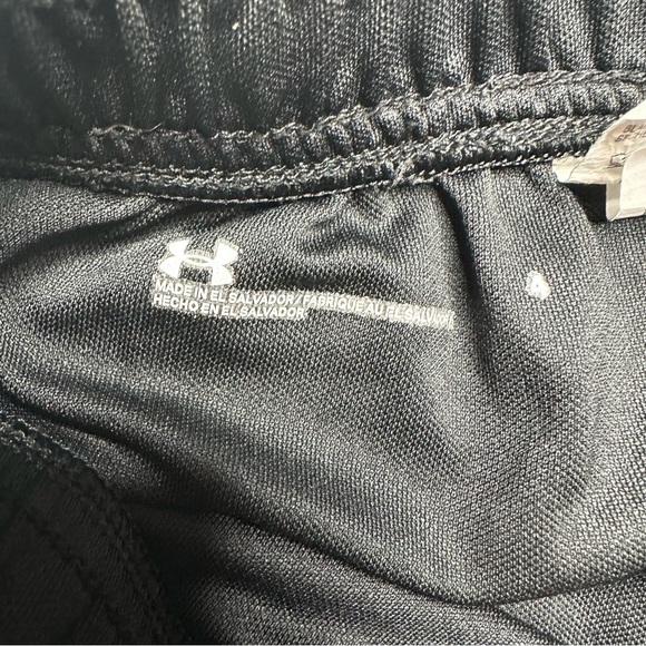 Under Armour Shorts Black & White Size 4 - Picture 8 of 16